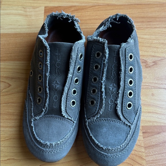 Lucky Brand Slip-On Canvas Sneakers Gray Distressed Edge Casual Shoes Size 8 - Picture 2 of 7